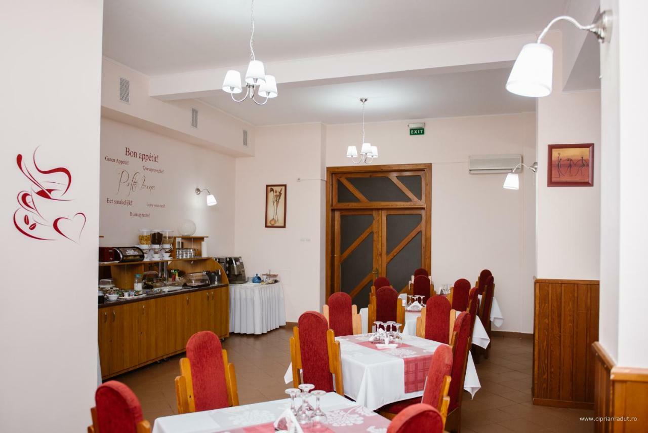 Hotel Iris Tîrnăveni Exterior foto