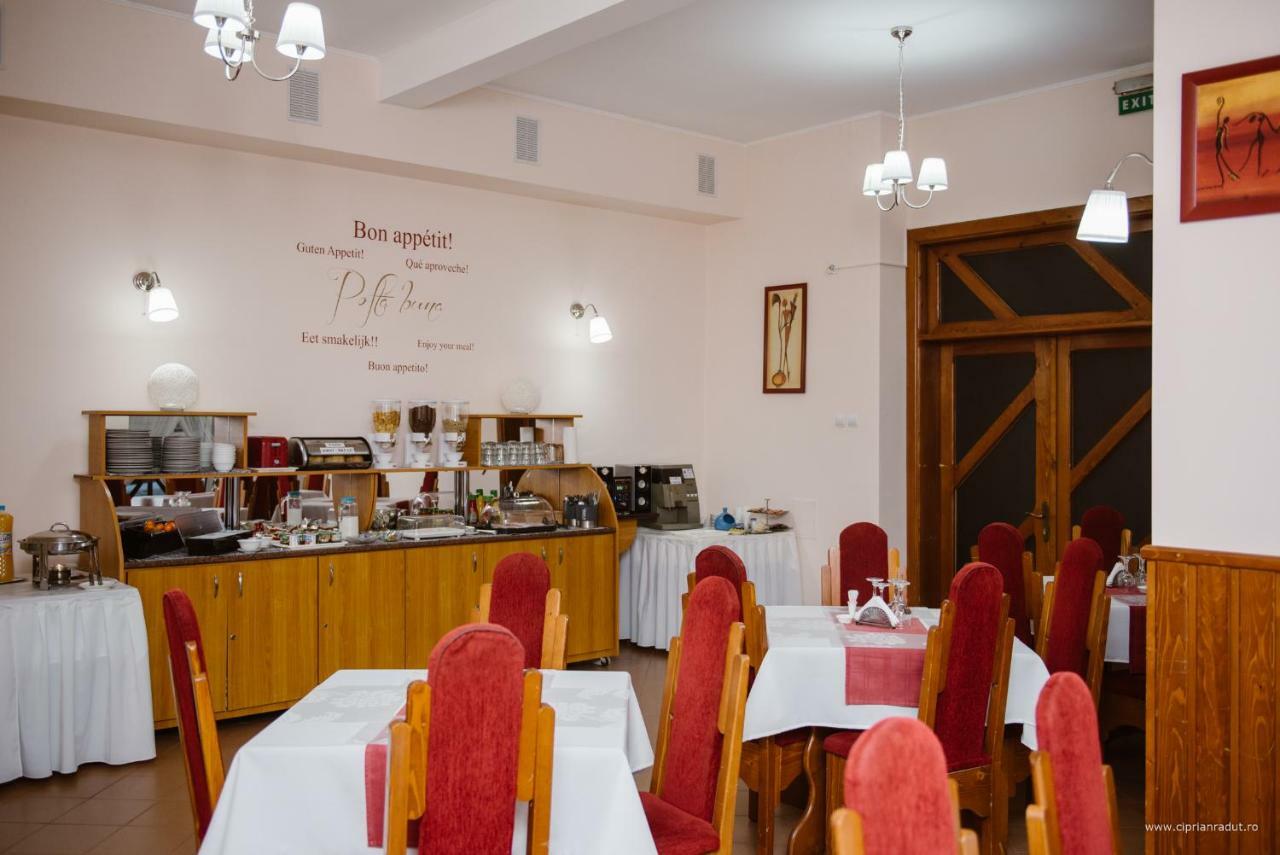 Hotel Iris Tîrnăveni Exterior foto